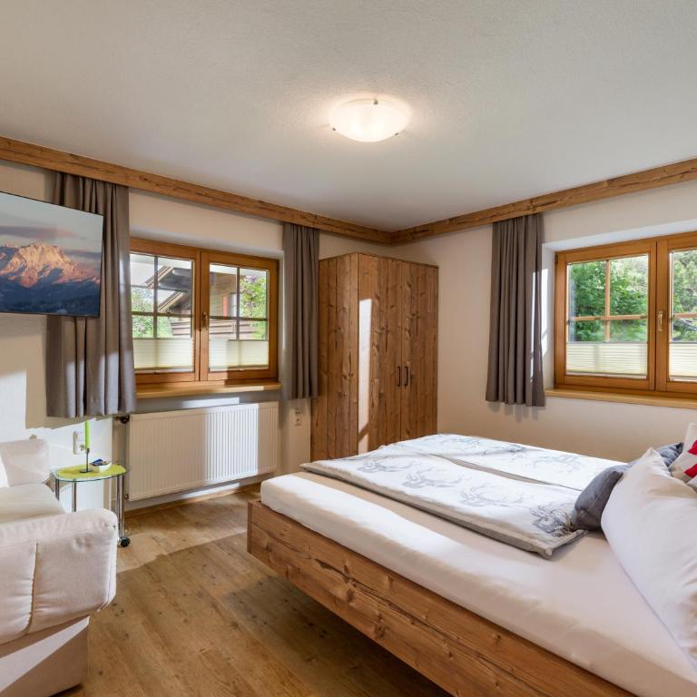 Landhaus Exenberger / Ferienwohnung Smaragd - Apartment mit 3 Schlafzimmern - 2