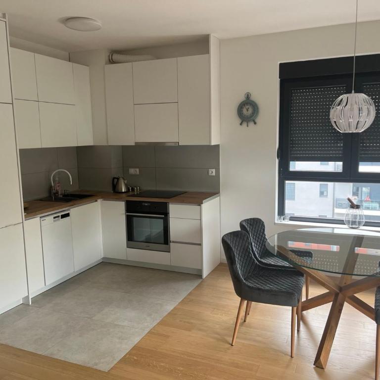 Apartman Duga Trebinje - Apartman sa 2 Spavaće Sobe i Balkonom - 5