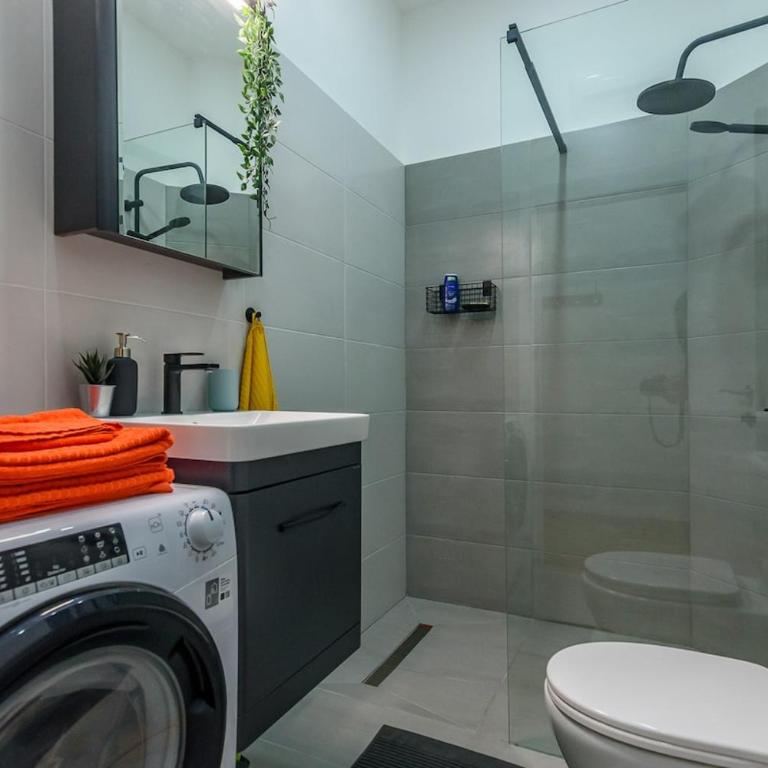 Studio 44 - Two-Bedroom Apartment - 4