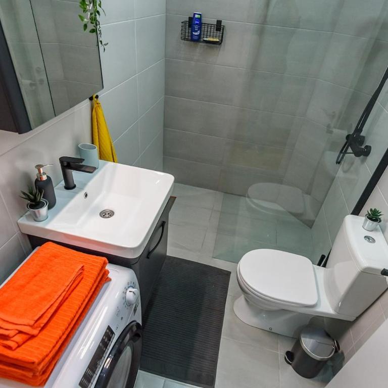 Studio 44 - Two-Bedroom Apartment - 19