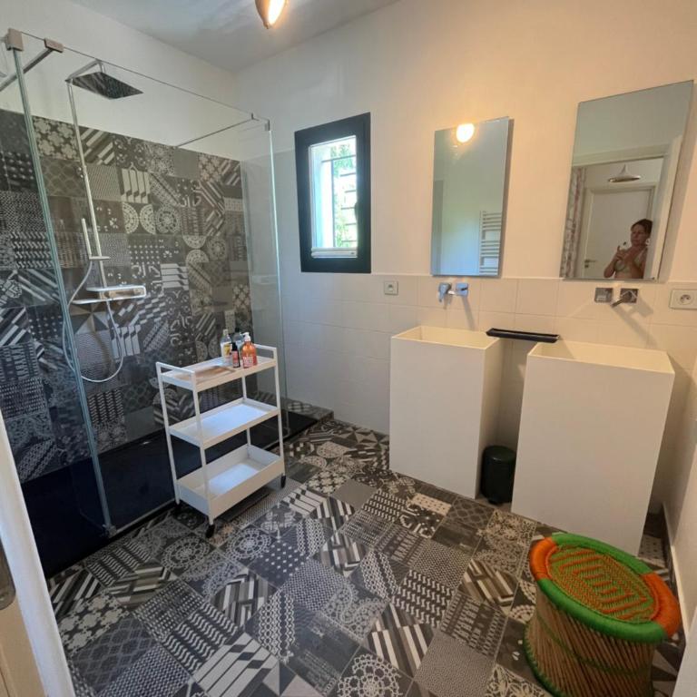 990 Riviera - Chambre Double avec Salle de Bains Privative - 6