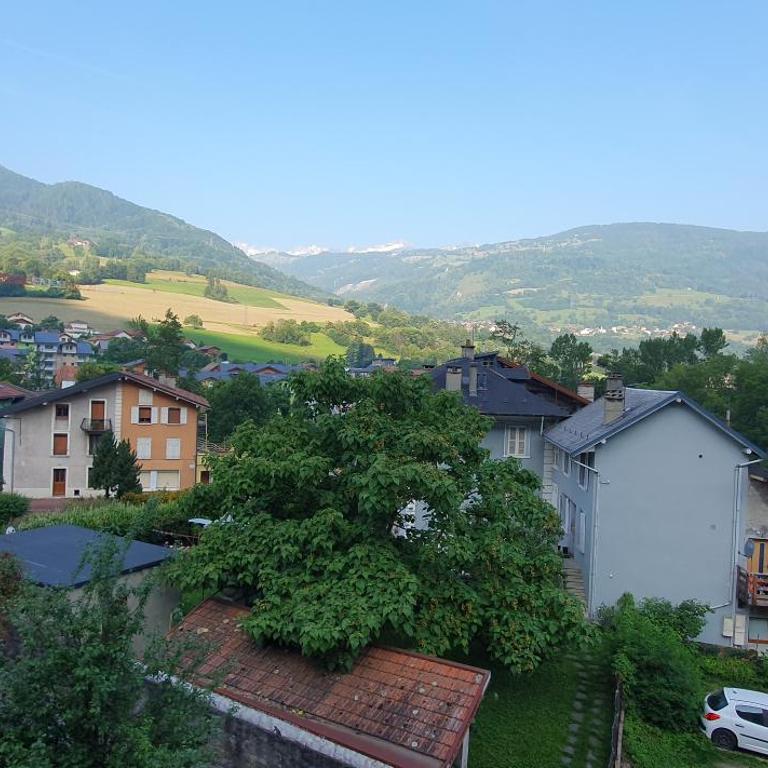 le galeta cosy calme et chaleureux avec vue sur la montagne - Apartamento de 1 dormitorio - 12