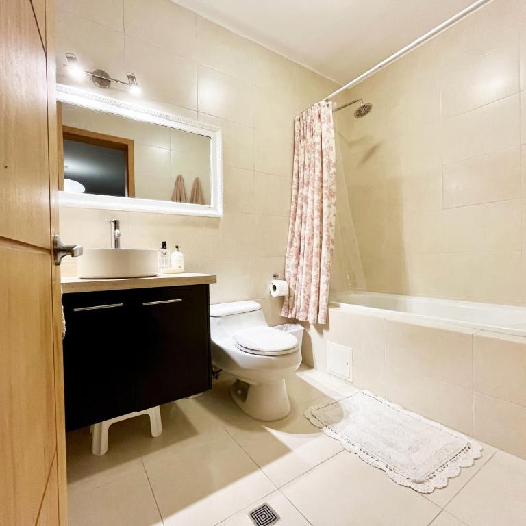 Centro Histórico Quito 3BR Apartment with Private Garage in San Marcos Neighborhood - Three-Bedroom Apartment - 14