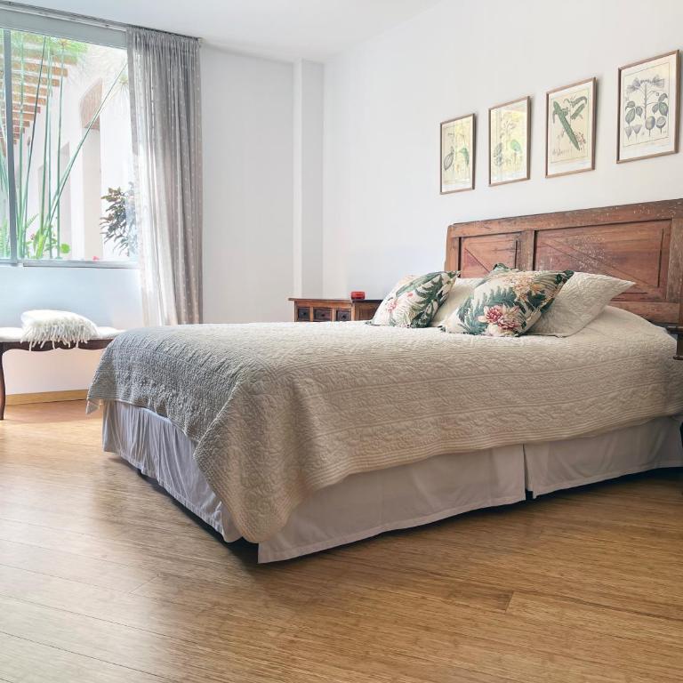 Centro Histórico Quito 3BR Apartment with Private Garage in San Marcos Neighborhood - Three-Bedroom Apartment - 5
