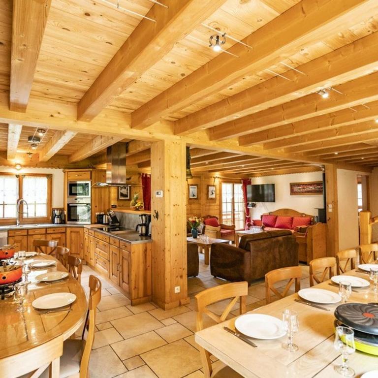 Chalet spacieux à Châtel, 8 chambres, jacuzzi, proche pistes - FR-1-676-26 - Chalet - 8