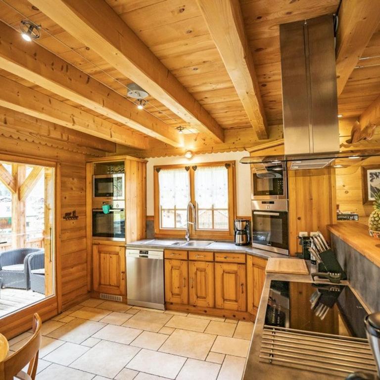 Chalet spacieux à Châtel, 8 chambres, jacuzzi, proche pistes - FR-1-676-26 - Chalet - 10
