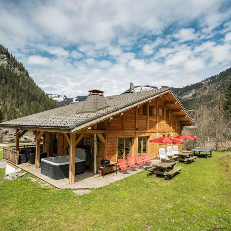 Chalet spacieux à Châtel, 8 chambres, jacuzzi, proche pistes - FR-1-676-26 - Chalet - 22