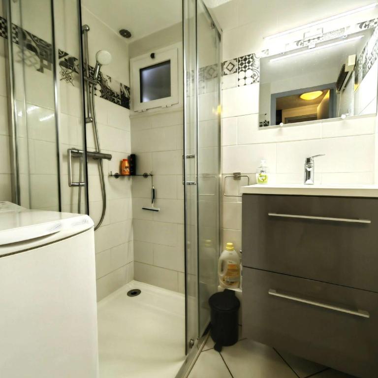 Villa 6 pers, clim, au calme avec piscine et parking - FR-1-607-125 - Villa - 17