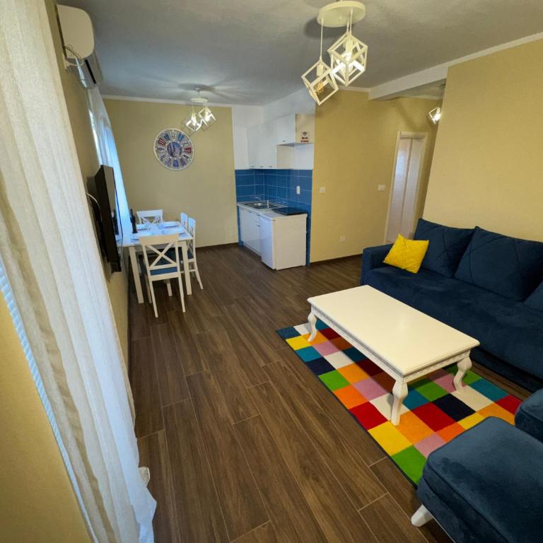 Home Šćekić - Dvokrevetna Soba sa Bračnim Krevetom i Pogledom na Park - 5