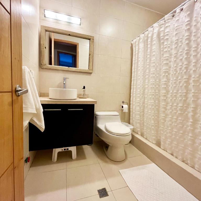 Centro Histórico Quito 3BR Apartment with Private Garage in San Marcos Neighborhood - Three-Bedroom Apartment - 12