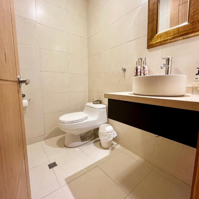 Centro Histórico Quito 3BR Apartment with Private Garage in San Marcos Neighborhood - Three-Bedroom Apartment - 15