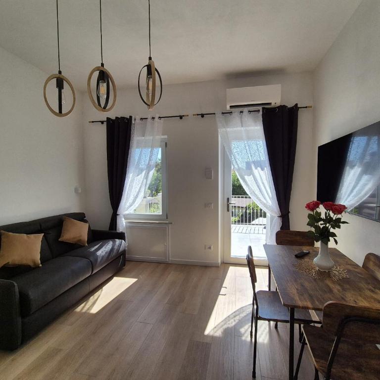 Superior Suite, Villa Joy Verona, Luxury Romantic Suite with Jacuzzi, near City Center - Appartamento - 9