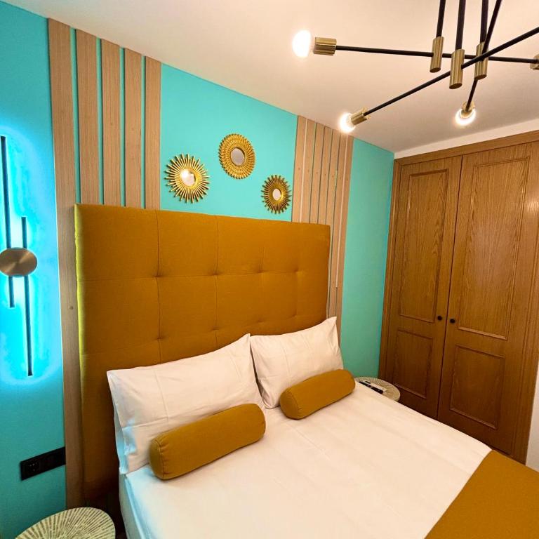 Apartamentos Alicante Centro with FREE PARKING - Suite con terraza - 8