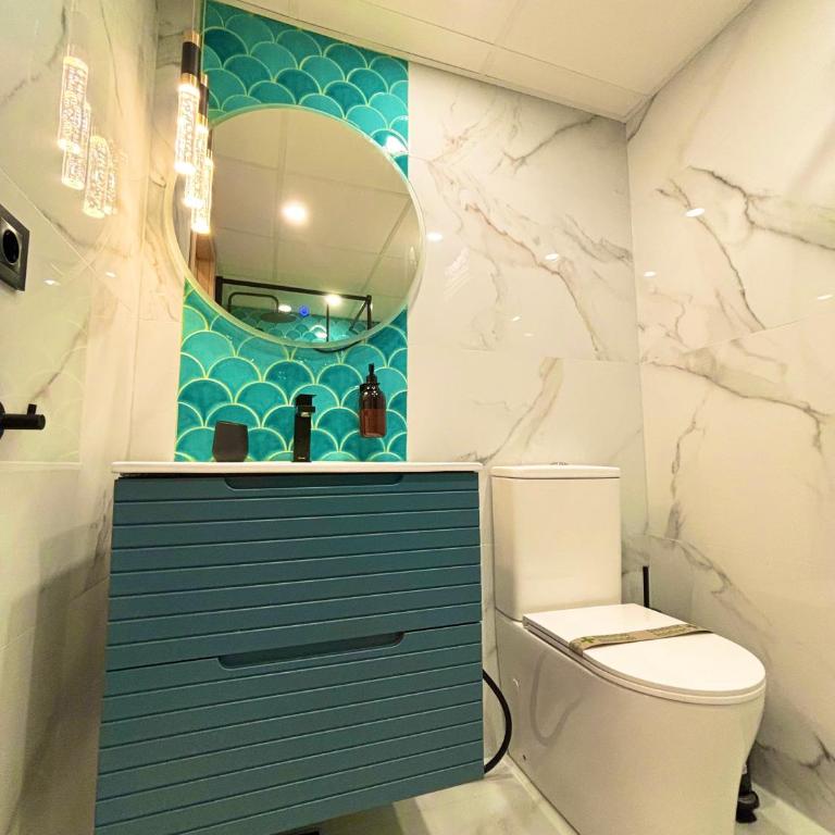 Apartamentos Alicante Centro with FREE PARKING - Suite con terraza - 7