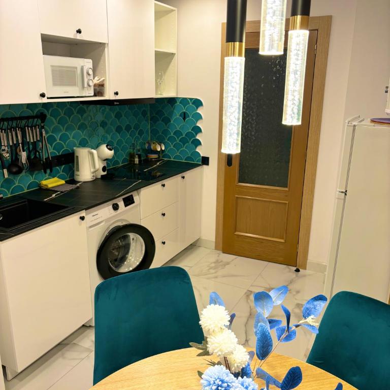 Apartamentos Alicante Centro with FREE PARKING - Suite con terraza - 19