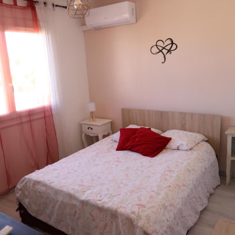 Proche Sanary et plage, grand appartement lumineux dans villa privée, 3 CH avec terrasse et jardin , climatisé SIX FOURS LES PLAGES 300m de la mer - Apartment mit 3 Schlafzimmern und Balkon - 21