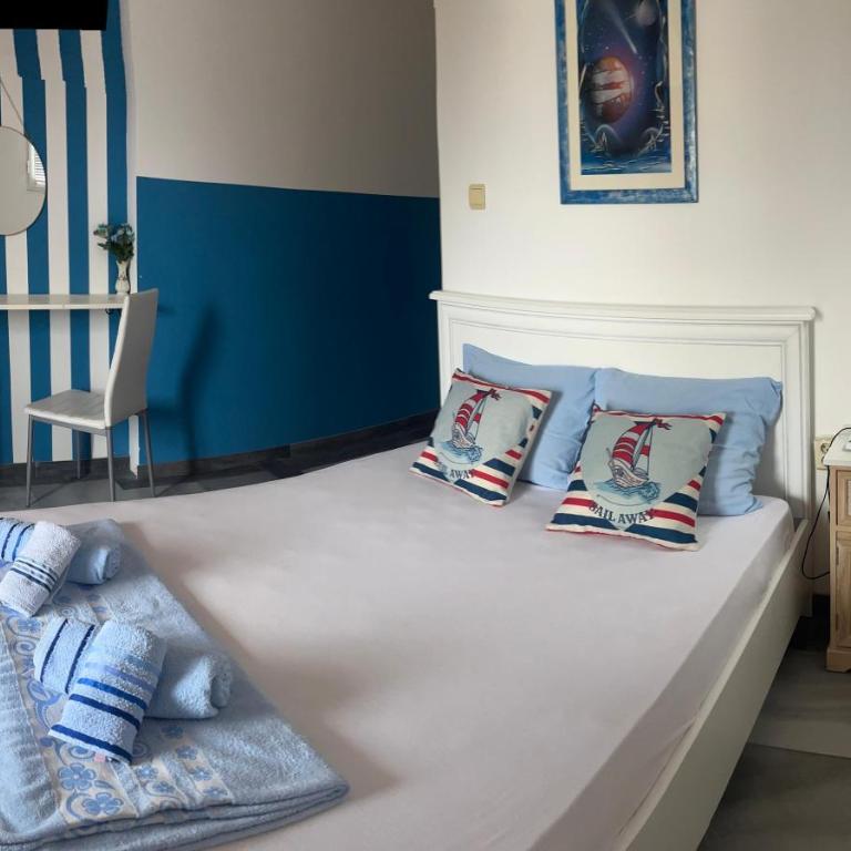 Apartments Lav Costas - Studio Apartment with Sea View - 2