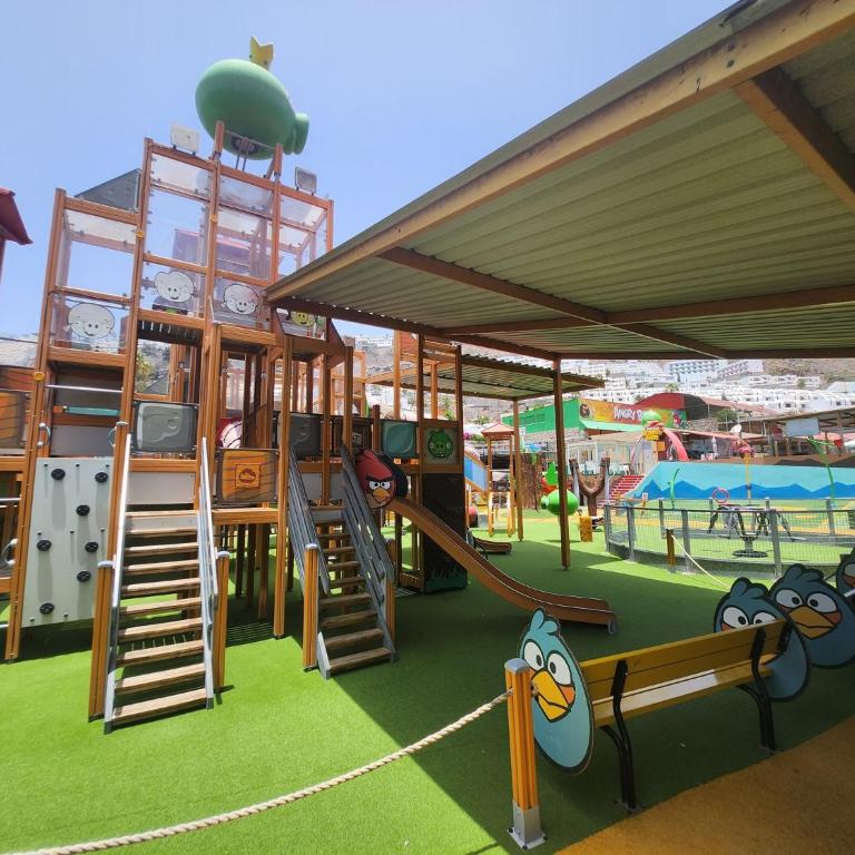 Cozy home with terrace and access to swimming pool - Apartment - 56