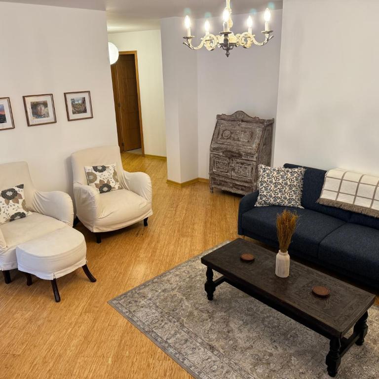 Centro Histórico Quito 3BR Apartment with Private Garage in San Marcos Neighborhood - Three-Bedroom Apartment - 23