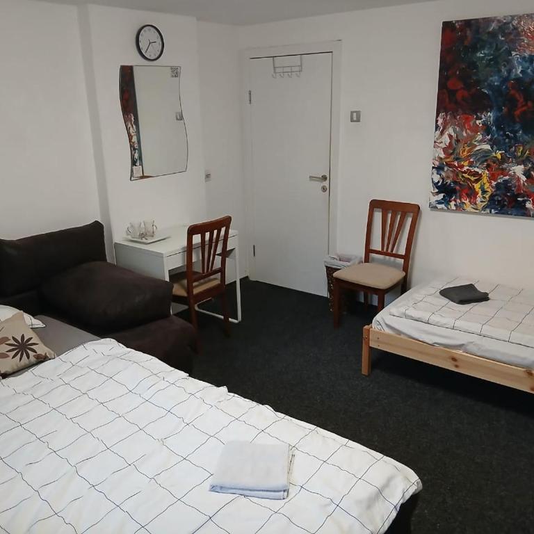 Smart hostel - Niskobudžetna Trokrevetna Soba - 1