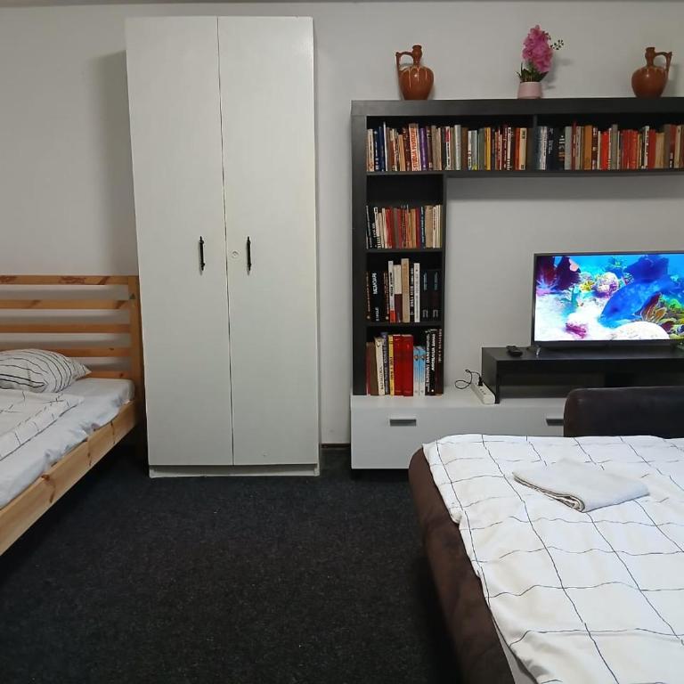 Smart hostel - Niskobudžetna Trokrevetna Soba - 3