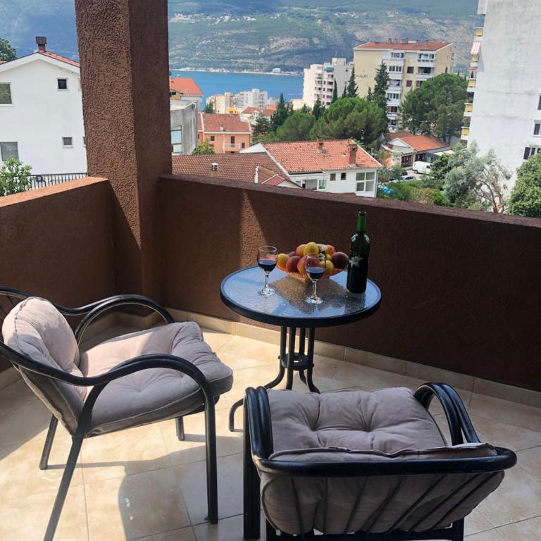 Apartments Lav Costas - Studio Apartment with Sea View - 9
