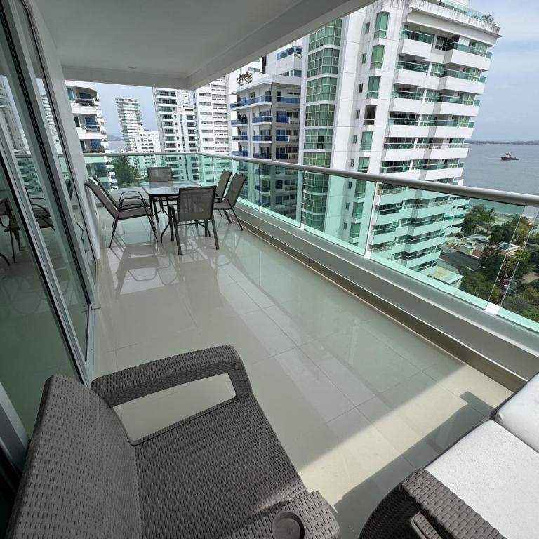 Apartamento en Cartagena con vista al mar - Apartamento de 3 dormitorios - 17