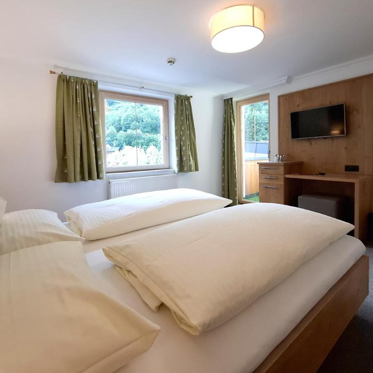 Haus Tirol - Doppelzimmer mit Balkon - 1