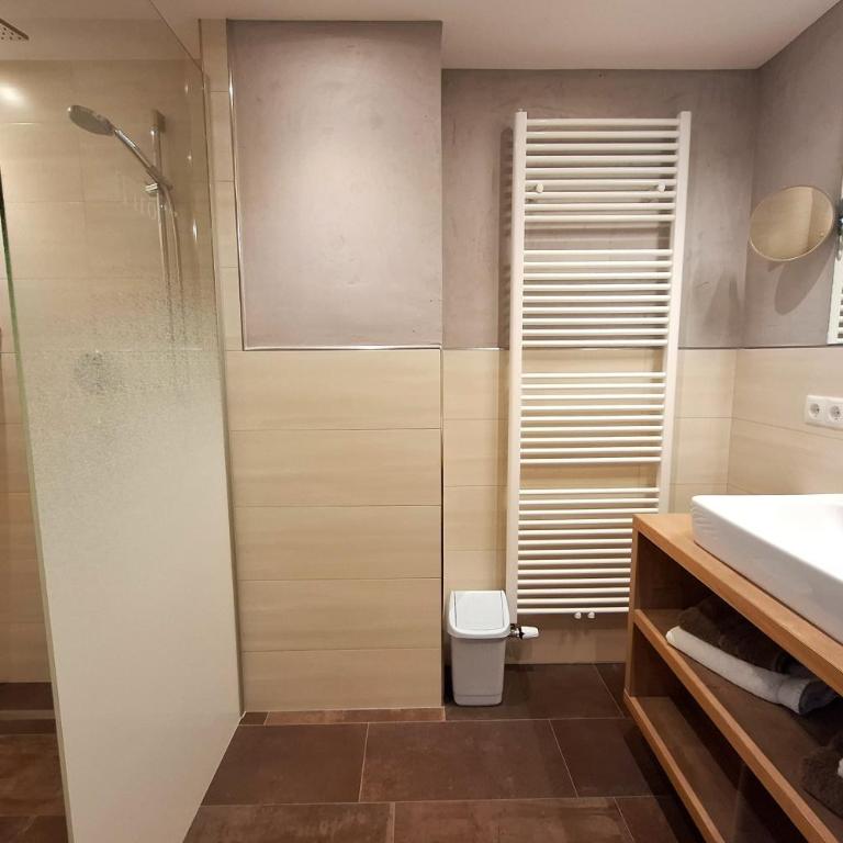 Haus Tirol - Doppelzimmer mit Balkon - 4