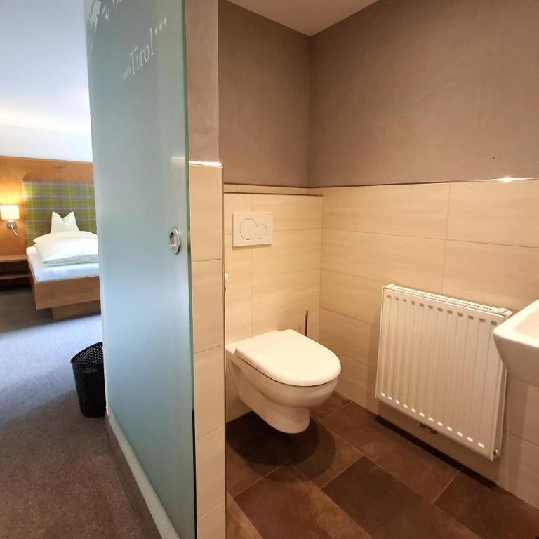 Haus Tirol - Doppelzimmer mit Balkon - 5