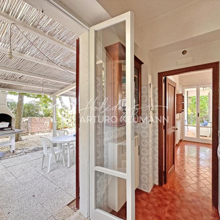 142 - VILLA BLU a Marcelli - villa quadrilocale a Marcelli con ampio giardino , aria condizionata e wifi - SPIAGGIA inclusa nel prezzo - Villa con 3 Camere da Letto - 5