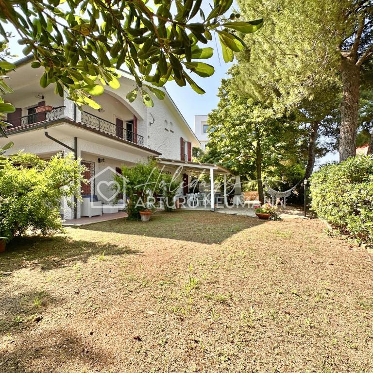 142 - VILLA BLU a Marcelli - villa quadrilocale a Marcelli con ampio giardino , aria condizionata e wifi - SPIAGGIA inclusa nel prezzo - Villa con 3 Camere da Letto - 1