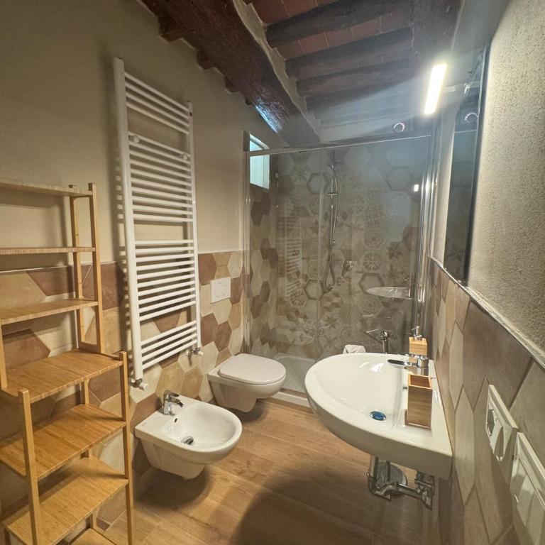 Yema Amphitheater Suite-Lucca - Appartamento con 1 Camera da Letto - 3