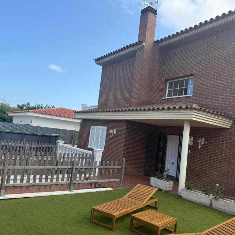 Golden Villa - Vacation Home - 6