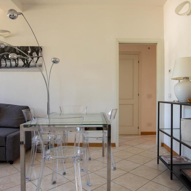 Stazione e Ospedale - Moderna - Appartamento con 2 Camere da Letto - 1