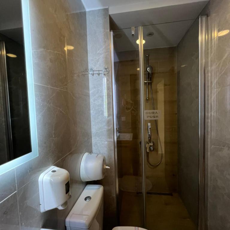 Hotel Holiday - Economy Double Room - 4