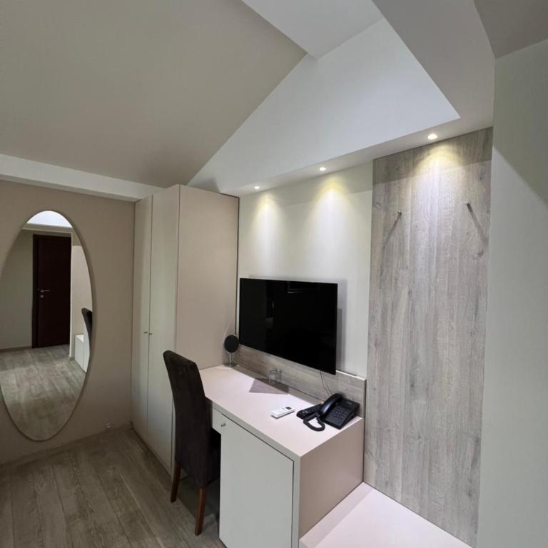 Hotel Holiday - Economy Double Room - 2