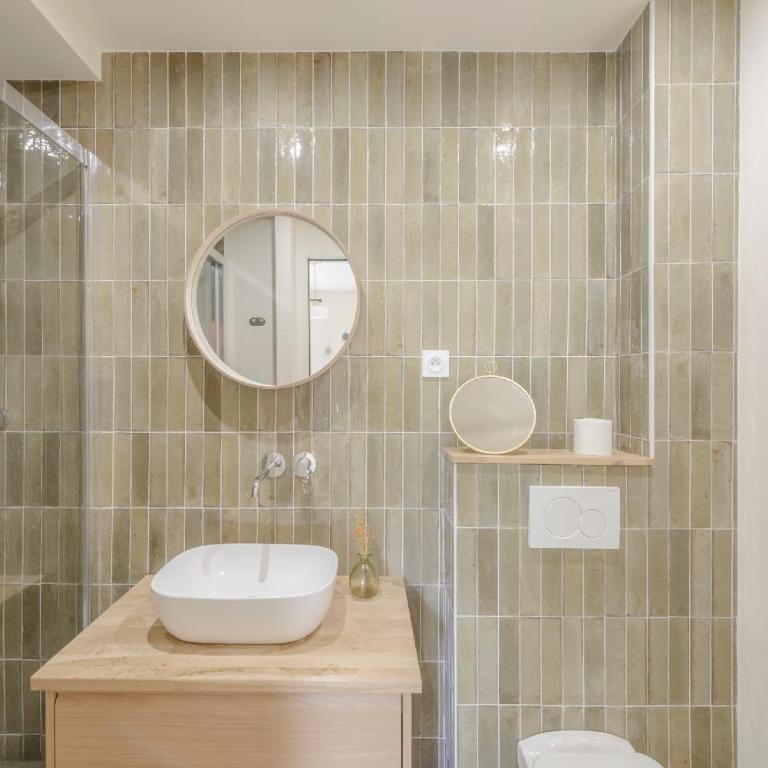 Maison Alcôme - Elegant Artist's Residence with Private Garden - Appartement 1 Chambre avec Jardin - 10