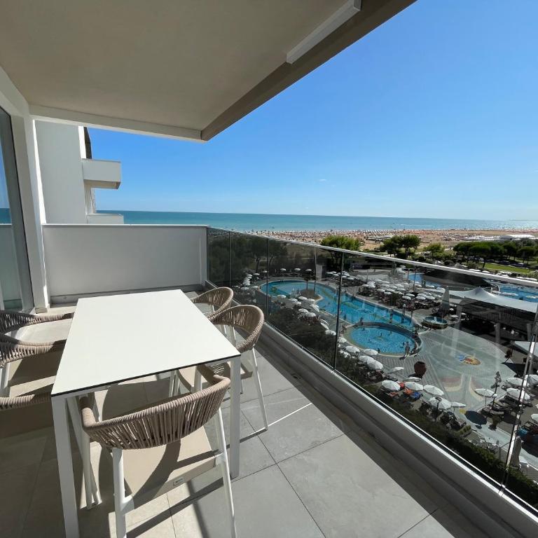 ApartHotel Panorama Beach - Appartamento Superior con 1 Camera da Letto e Balcone - 1