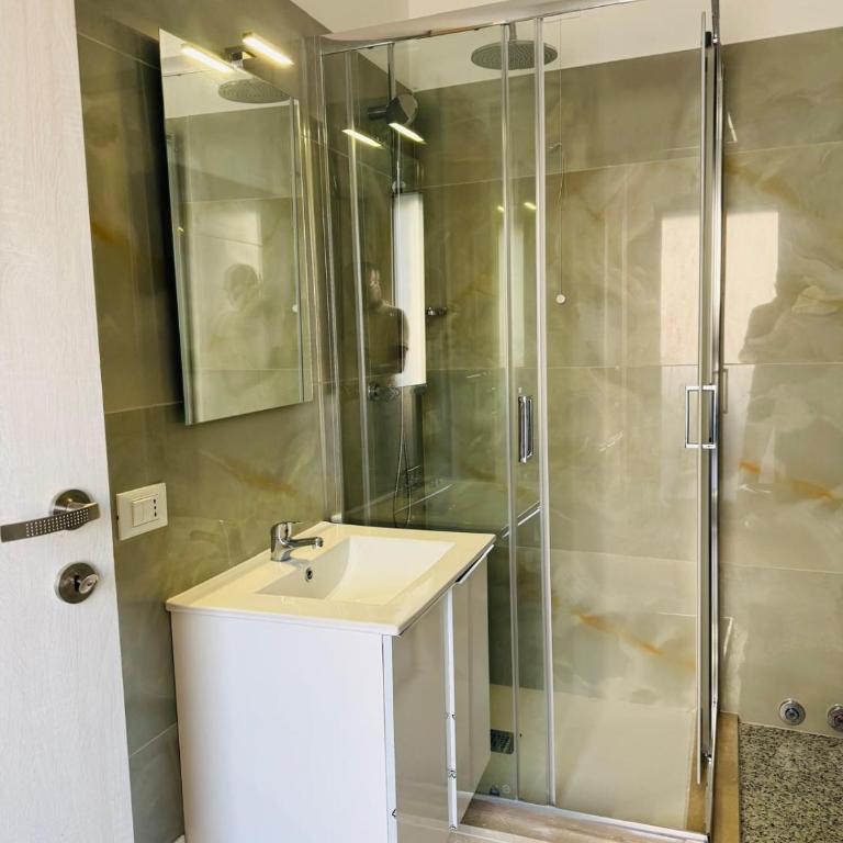 MMM HOME Train Station 1 - Camera Matrimoniale con Bagno Privato - 8