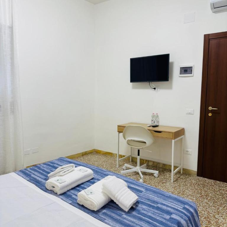 MMM HOME Train Station 1 - Camera Matrimoniale con Bagno Privato Esterno - 10