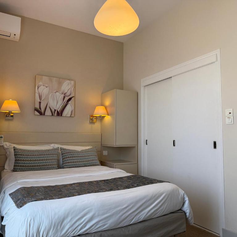 Hotel des Pins - Chambre Double avec Terrasse - 5
