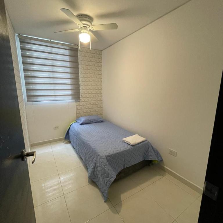 Confortable, con 3 habitaciones, accesible y en la zona más exclusiva de la ciudad - Three-Bedroom Apartment with View - 19