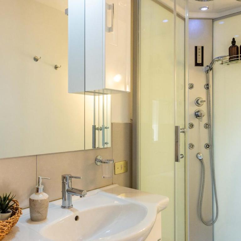 Apartment with 2 Terraces near Teatro Massimo - One-Bedroom Apartment - 18
