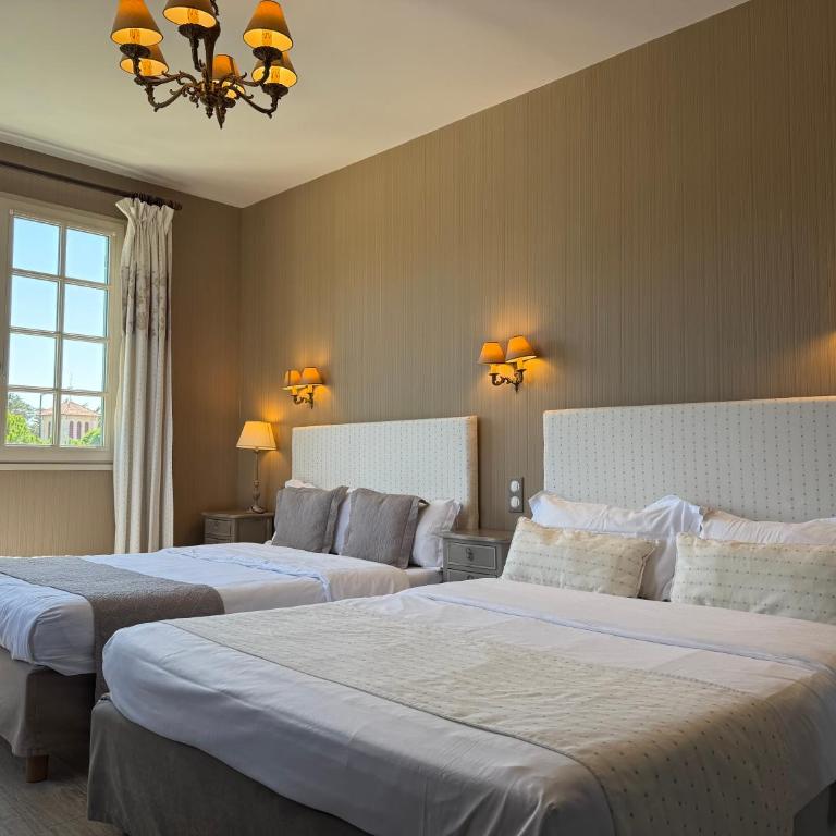 Hotel des Pins - Chambre Familiale avec Baignoire - 3