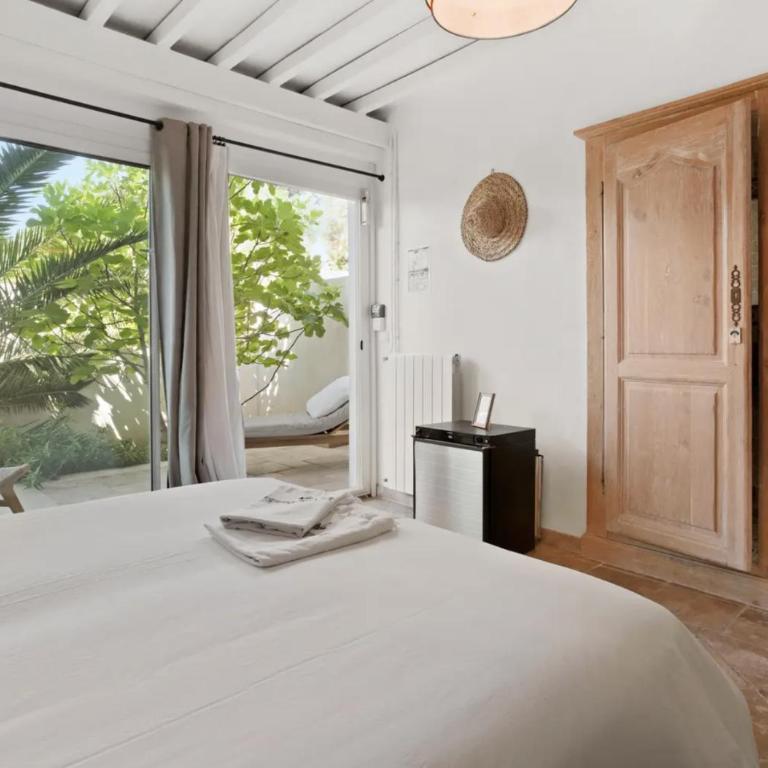Villa Paradis - Chambre Double Deluxe - Vue Latérale sur Mer - 18