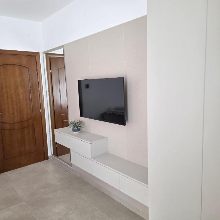 Marini Casa - Family Room - 7