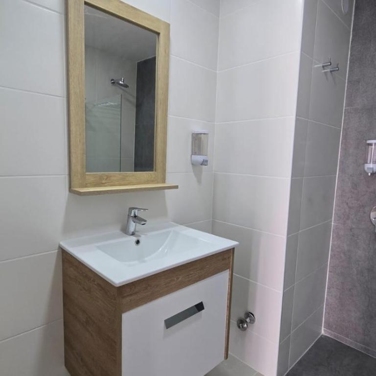 Ramada Residences by Wyndham Puerto Madryn CQ Gales - One-Bedroom King Apartment with Sofa Bed - Non-Smoking - 10