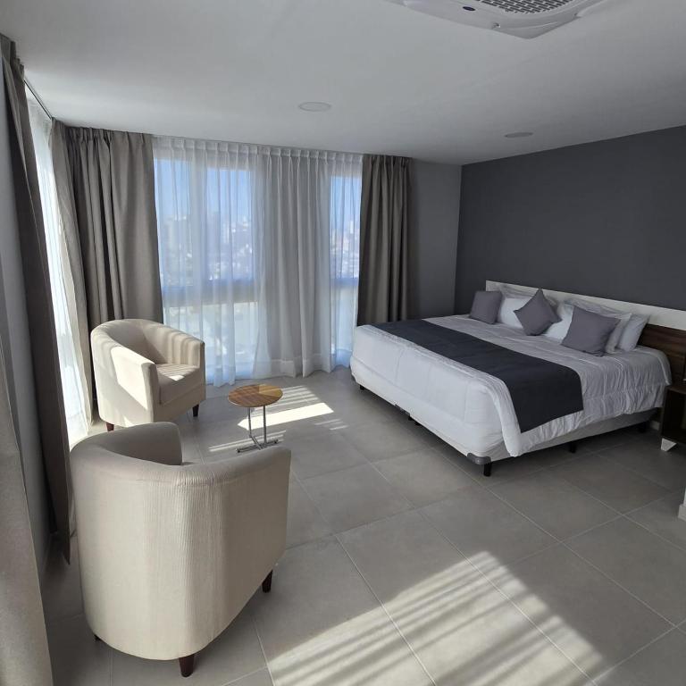 Ramada Residences by Wyndham Puerto Madryn CQ Gales - One-Bedroom King Apartment with Sofa Bed - Non-Smoking - 6