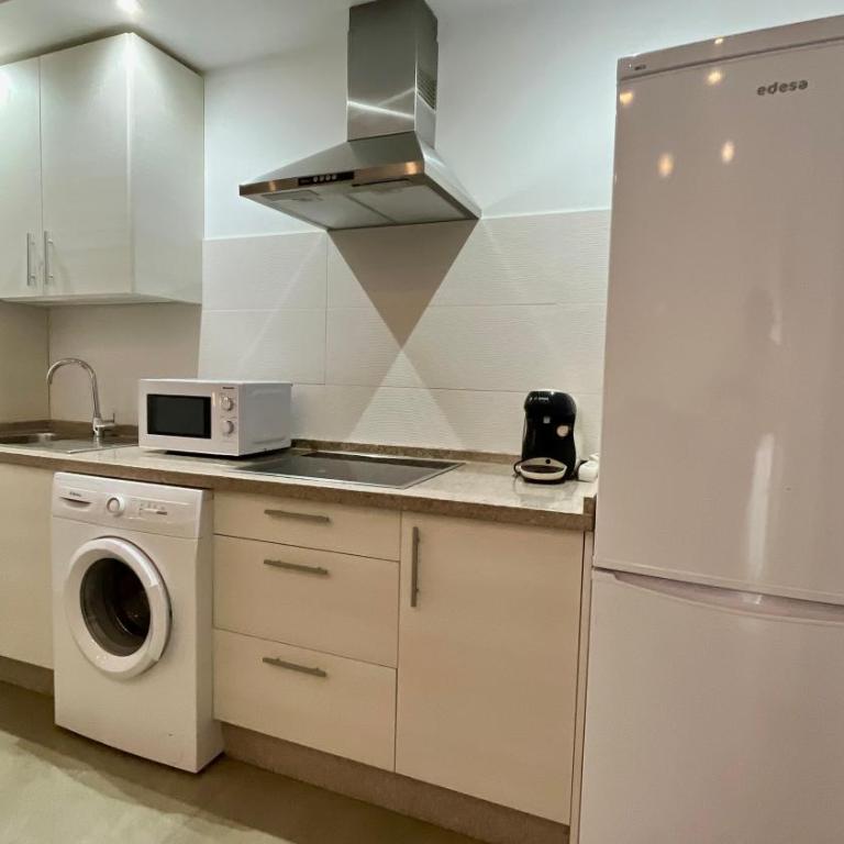 Apartamentos Pintor Losada - Estudio - 13